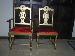 chairkingandqueen.jpg